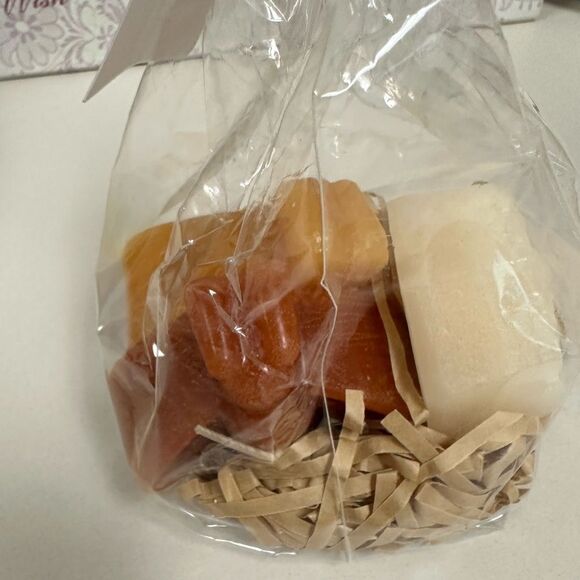 Sullivans 3 Honey Bee Insect Shaped Candles - Picture 3 of 7